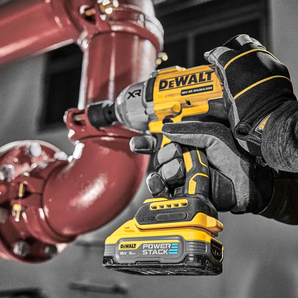 DeWalt DCF900H2T-GB 18V XR Brushless 1/2 Impact Wrench with 2 x 5.0Ah Batteries & Charger