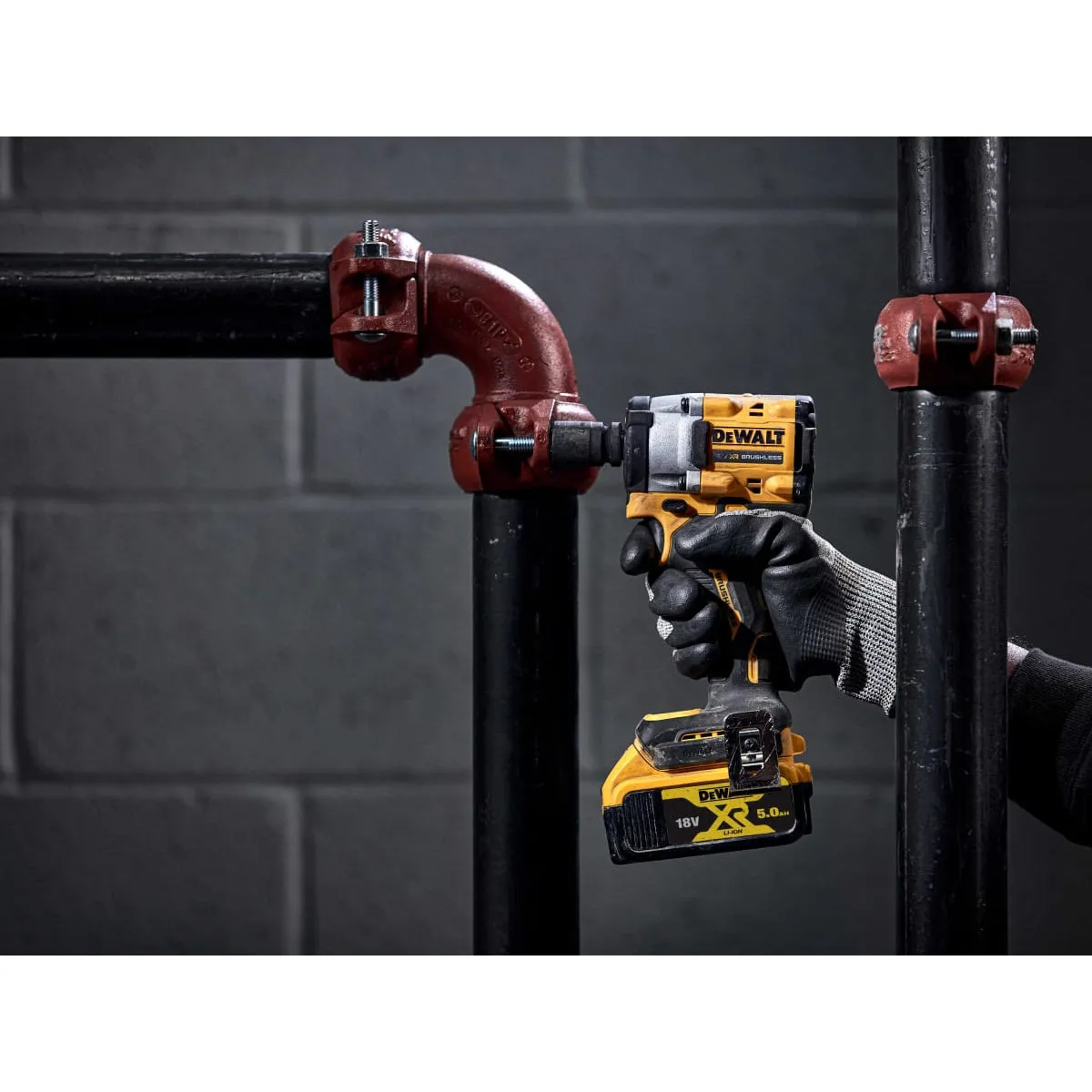 Dewalt DCF922P2T 18V XR Brushless 1/2 Impact Wrench With 2 x 5.0Ah Batteries Charger & Kitbox