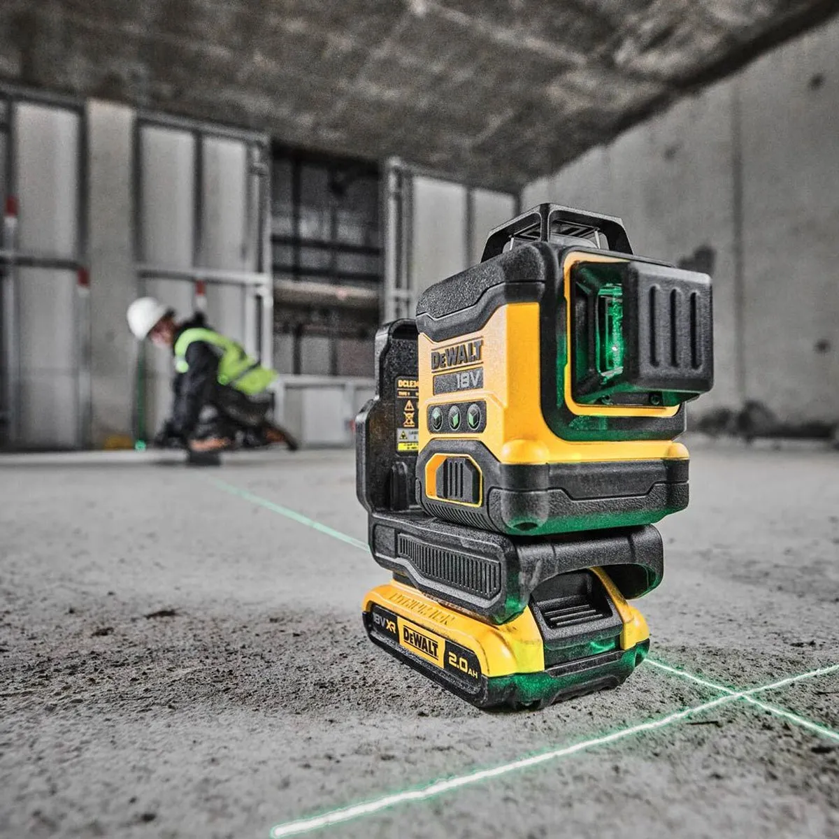 Dewalt DCLE34031D1 18V Compact 3 x 360 Green Laser with 1 x 2.0Ah Battery. Charger & Case