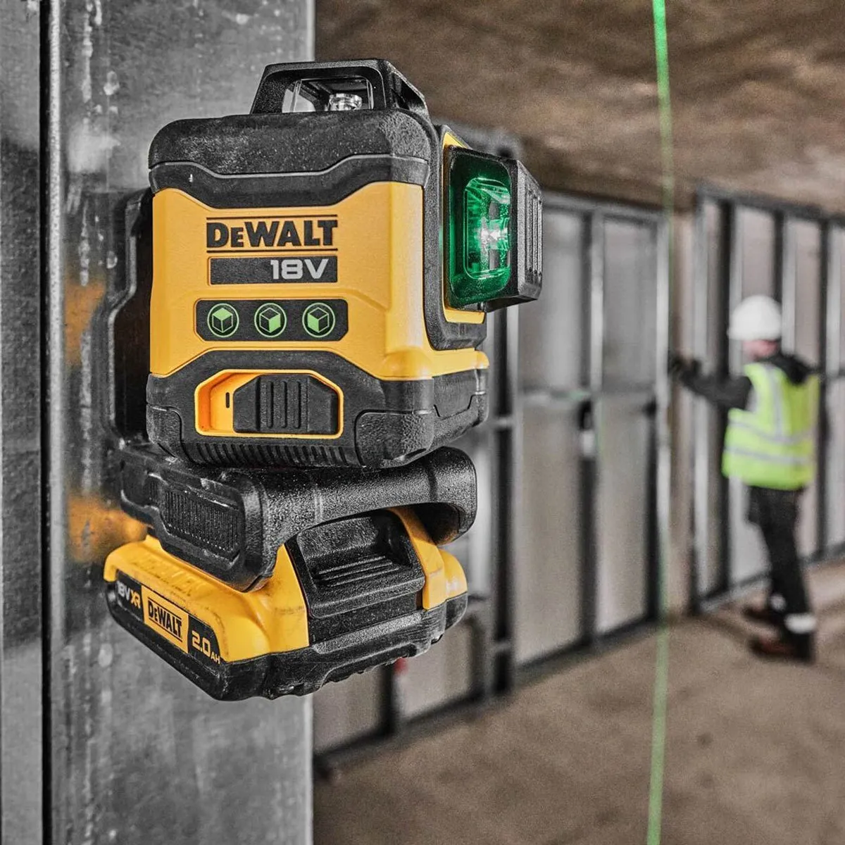 Dewalt DCLE34031D1 18V Compact 3 x 360 Green Laser with 1 x 2.0Ah Battery. Charger & Case