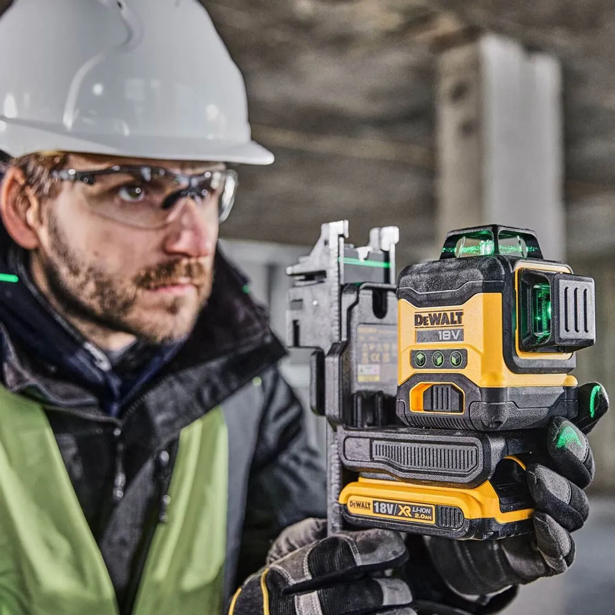 Dewalt DCLE34031D1 18V Compact 3 x 360 Green Laser with 1 x 2.0Ah Battery. Charger & Case