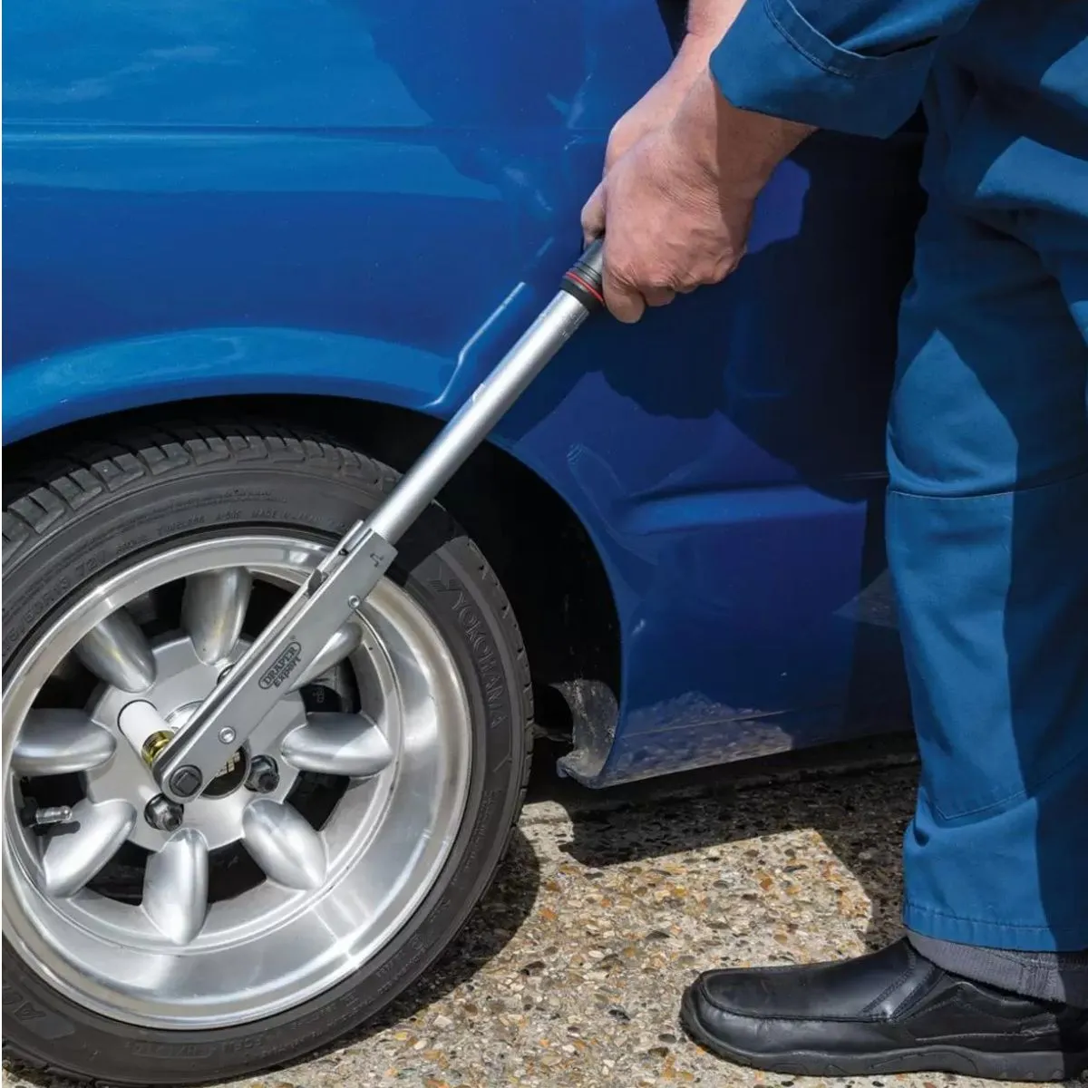 Draper PTW 1/2 Sq. Dr. Torque Wrench With a Torquing Range of 50-225NM 83317