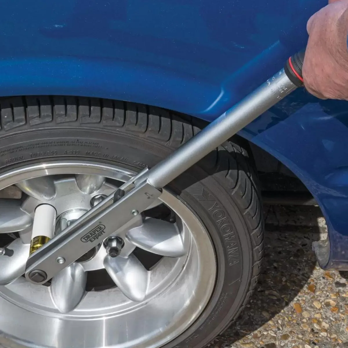 Draper PTW 1/2 Sq. Dr. Torque Wrench With a Torquing Range of 50-225NM 83317