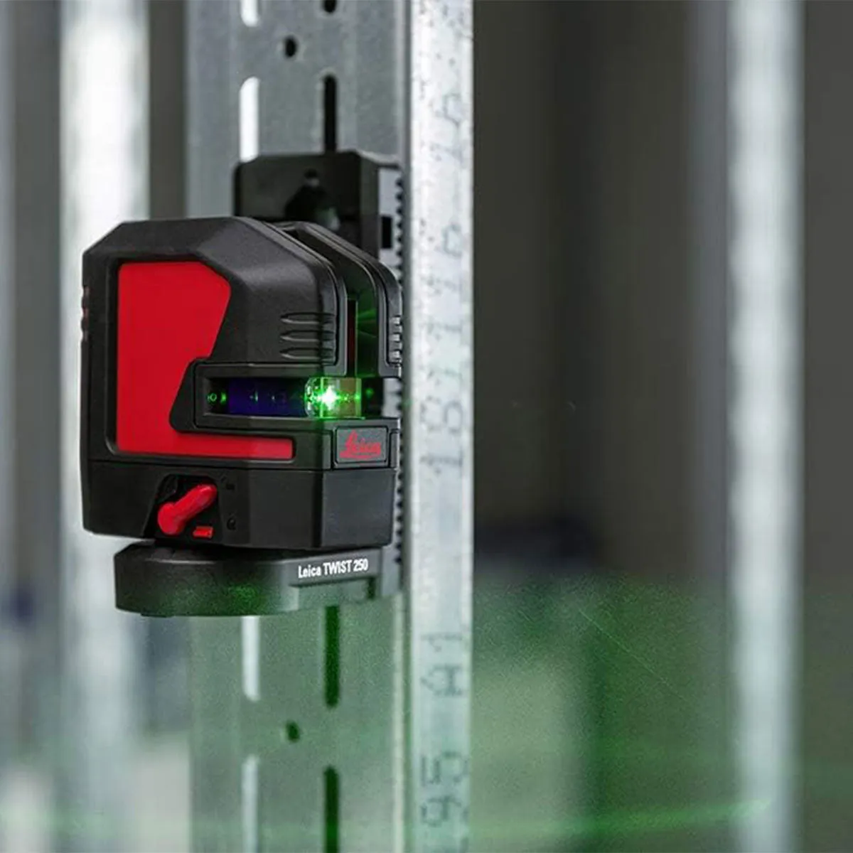 Leica LGS-L2GS Self Levelling Green Cross Line Laser 35m