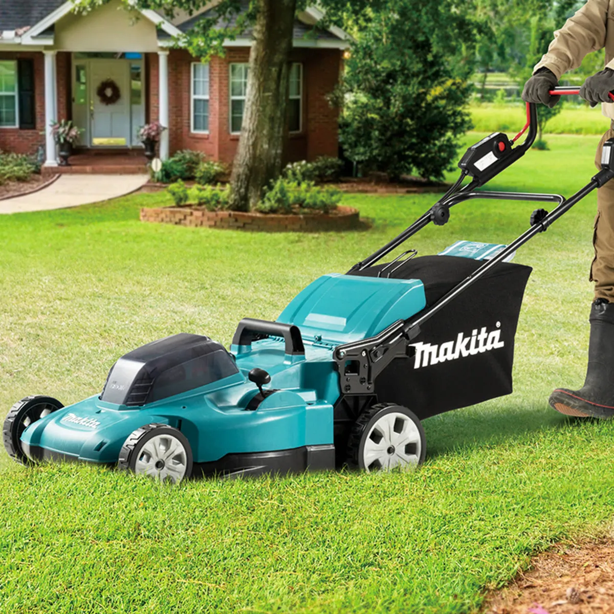 Makita DLM538CT2 36V LXT 530mm Lawn Mower With 2 x 5.0Ah Batteries & Charger