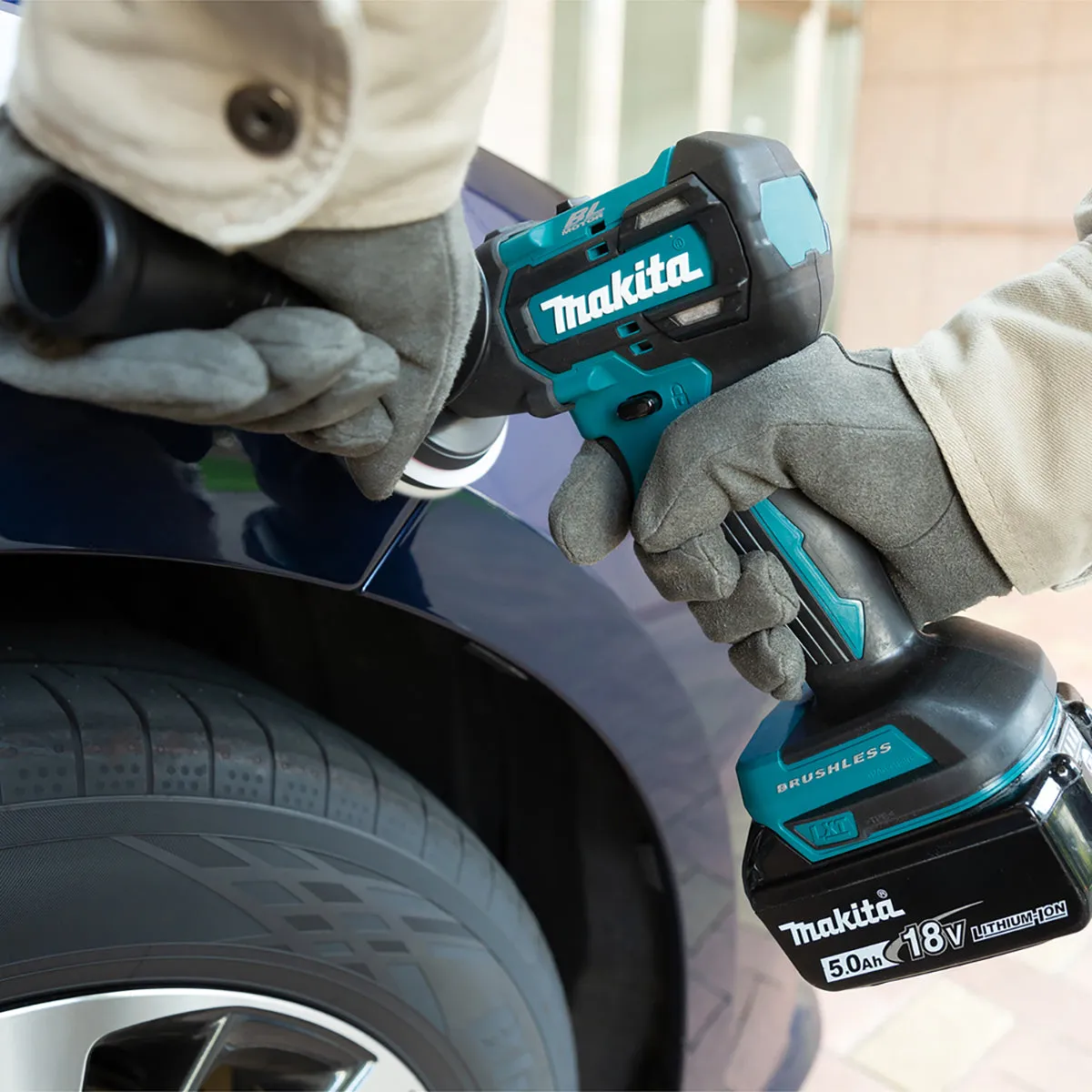 Makita DPV300Z 18V LXT Brushless Sander / Polisher with 1 x 5.0Ah Battery & Charger
