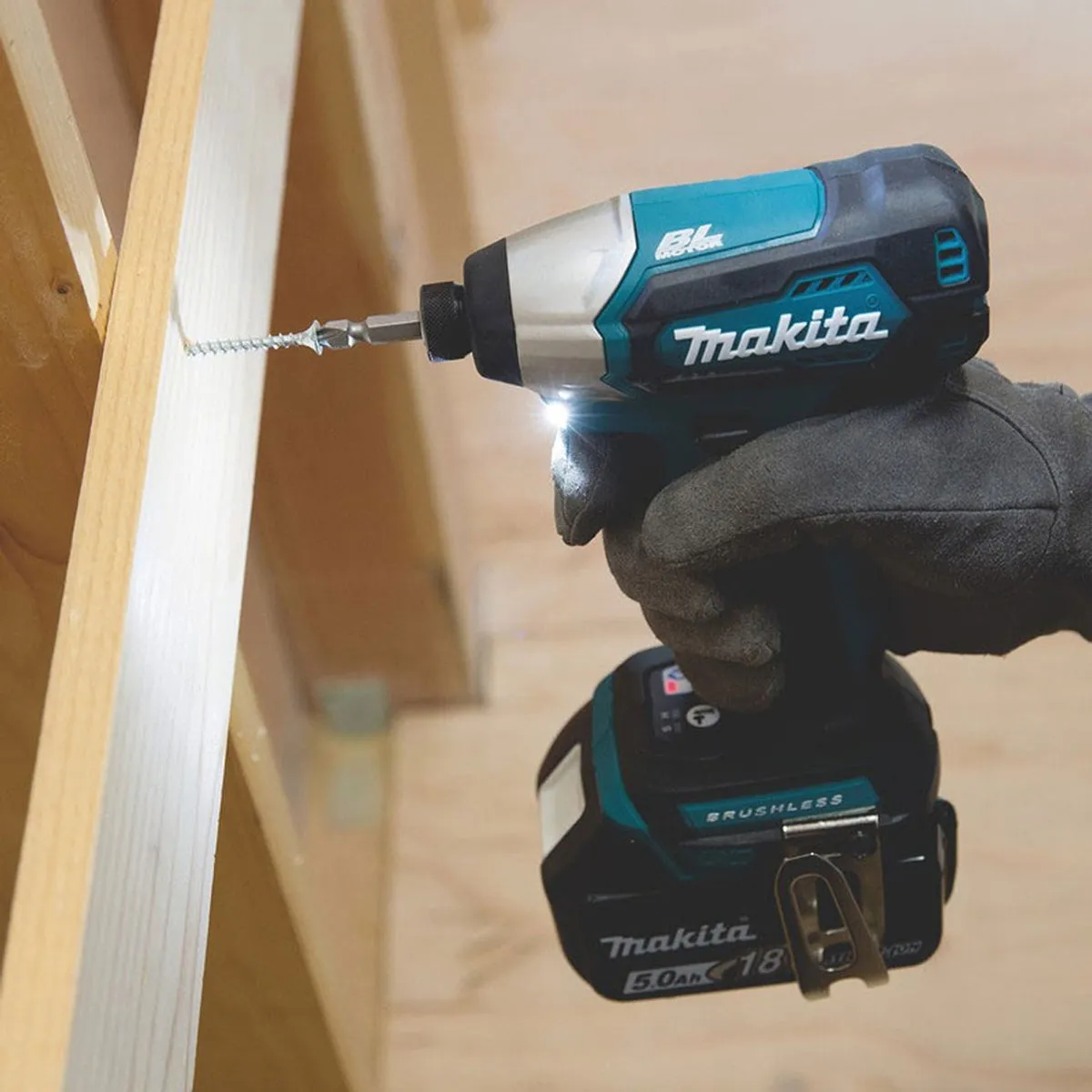 Makita DTD155Z 18V LXT Brushless Impact Driver with 1 x 5.0Ah Battery Charger & Bag