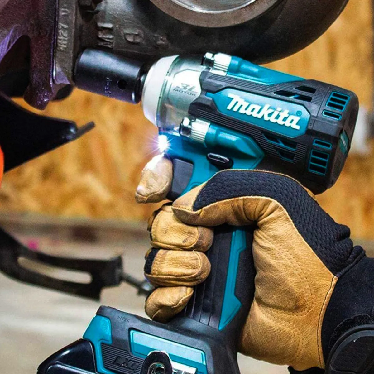 Makita DTW300Z 18V LXT Brushless Impact Wrench 1/2 Drive & Makpac Type 3 Case