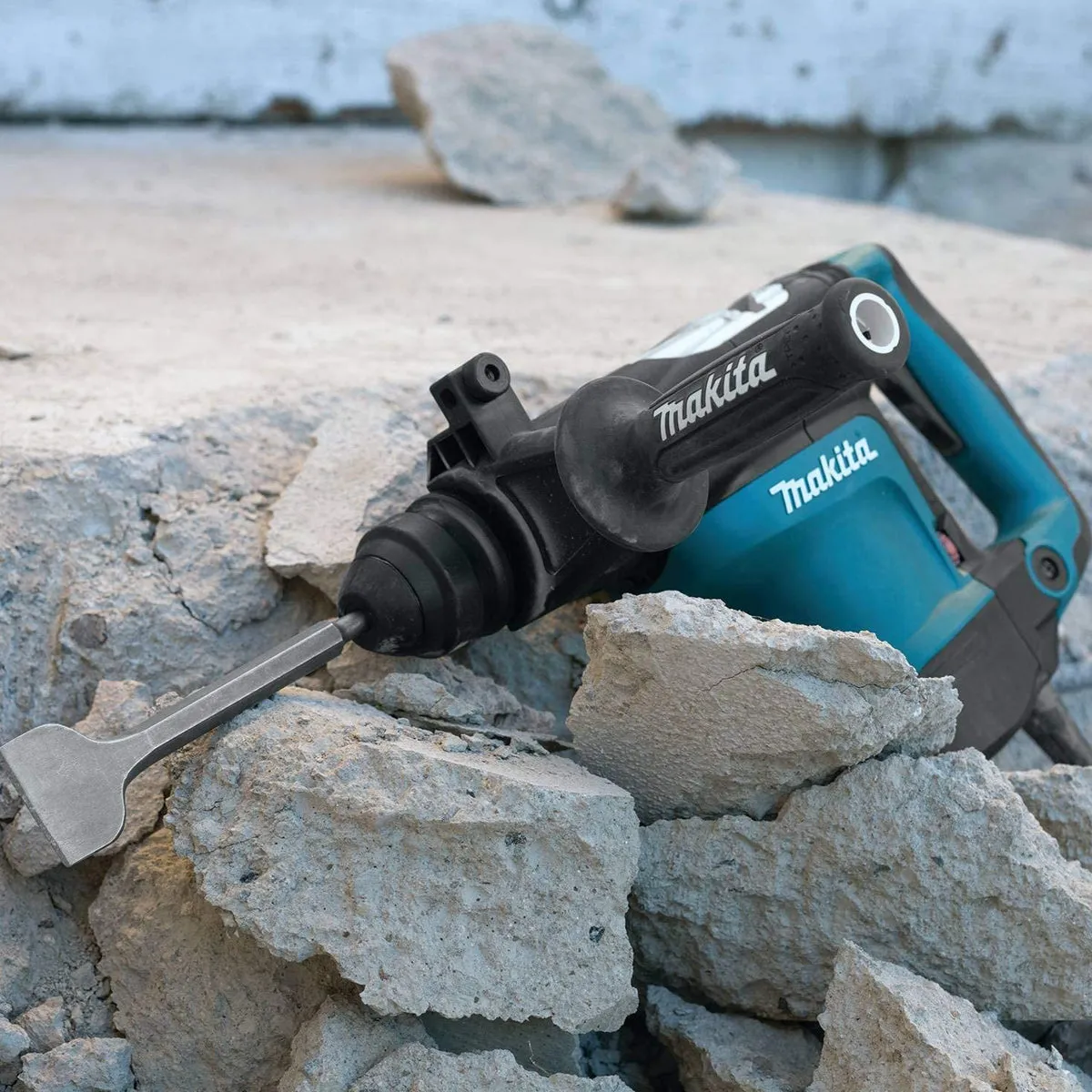 Makita HR3210C/1 32mm SDS-Plus Rotary Hammer Drill With Carrying Case 110V