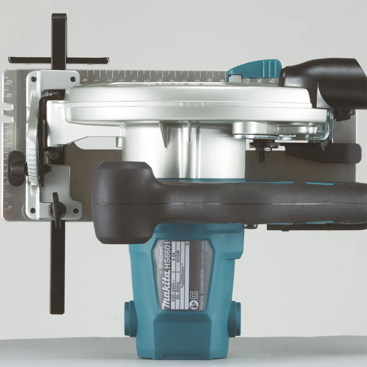 Makita HS6601/2 165mm Circular Saw 240V/1050W