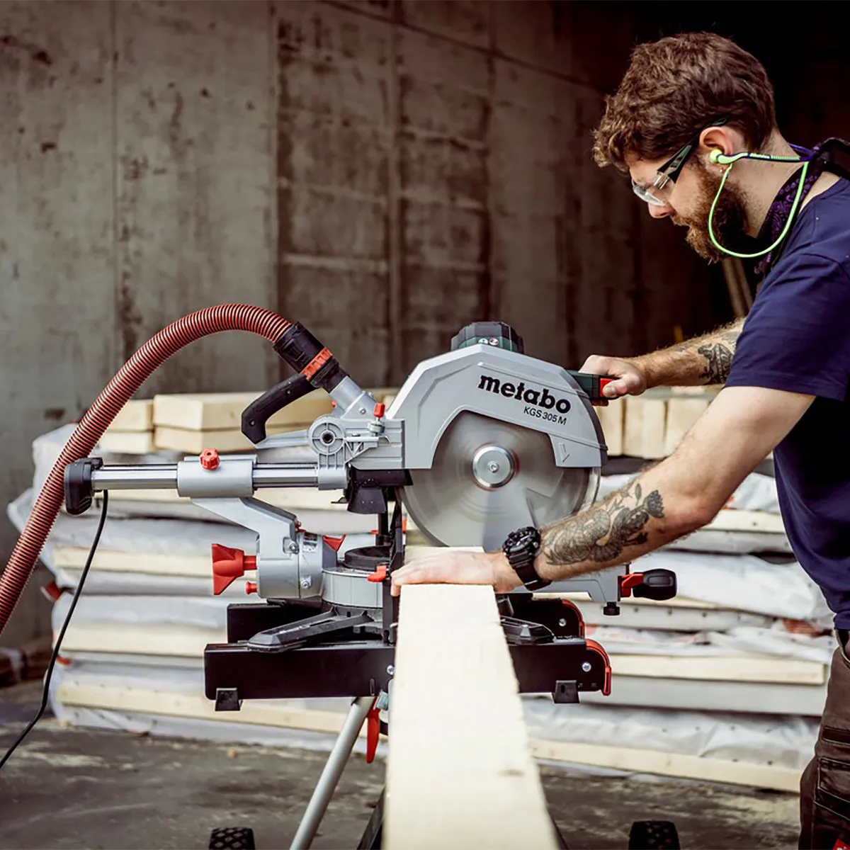 Metabo KGS 305 M 305mm Double Bevel Sliding Compound Mitre Saw 240V/1600W 613305380