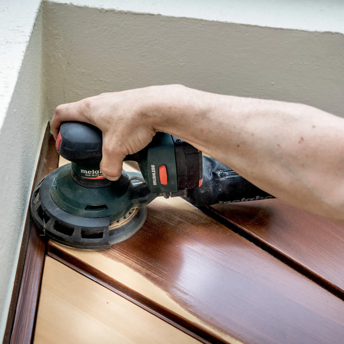 Metabo SXA 18 LTX 150 BL 18V Brushless 150mm Random Orbital Sander with 1 x 5.2Ah Battery Charger & Metabox