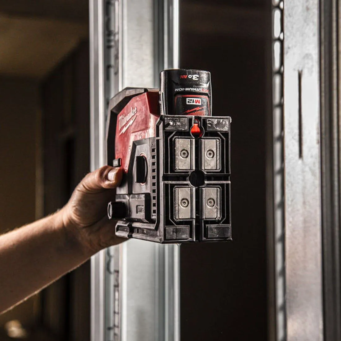 Milwaukee M12CLLP-0 12V Green Cross Line 2 Plane Laser 360 Case with 1 x 2.0Ah Battery & Charger