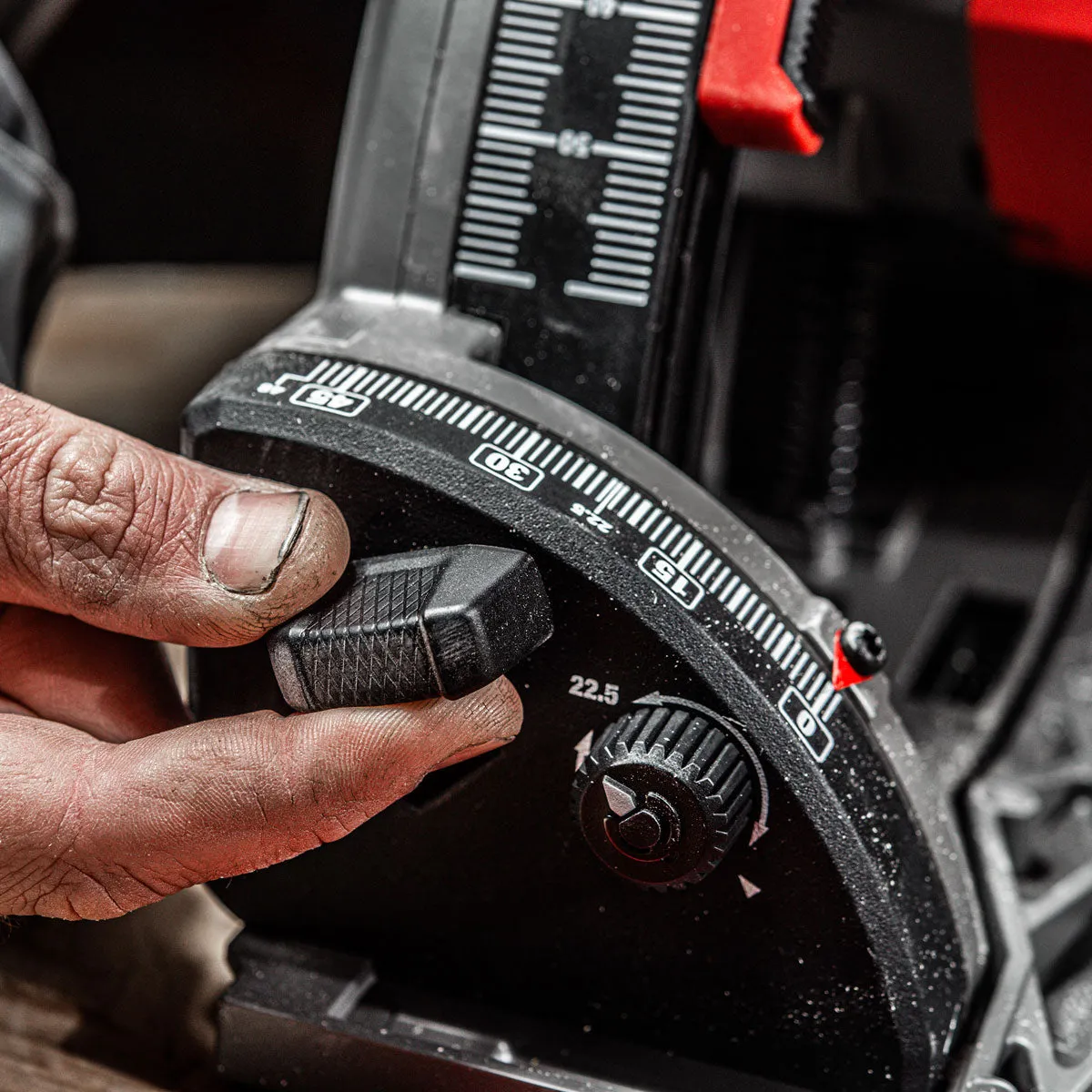 Milwaukee M18FPS55-0P 18V 165mm Fuel Brushless Plunge Saw   2 x 5.0Ah Battery with Blade & Guide Rail Kit