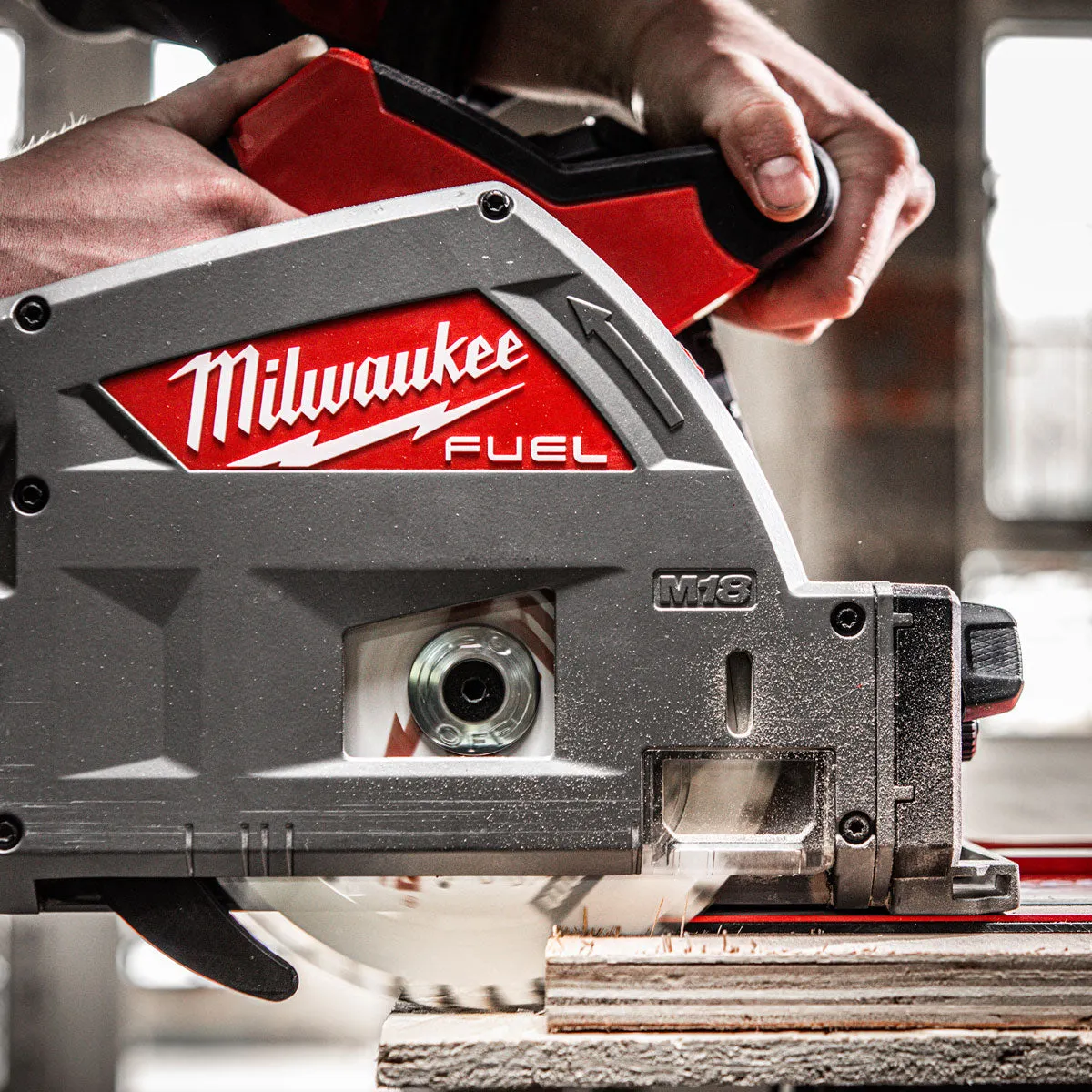 Milwaukee M18FPS55-0P 18V 165mm Fuel Brushless Plunge Saw   2 x 5.0Ah Battery with Blade & Guide Rail Kit