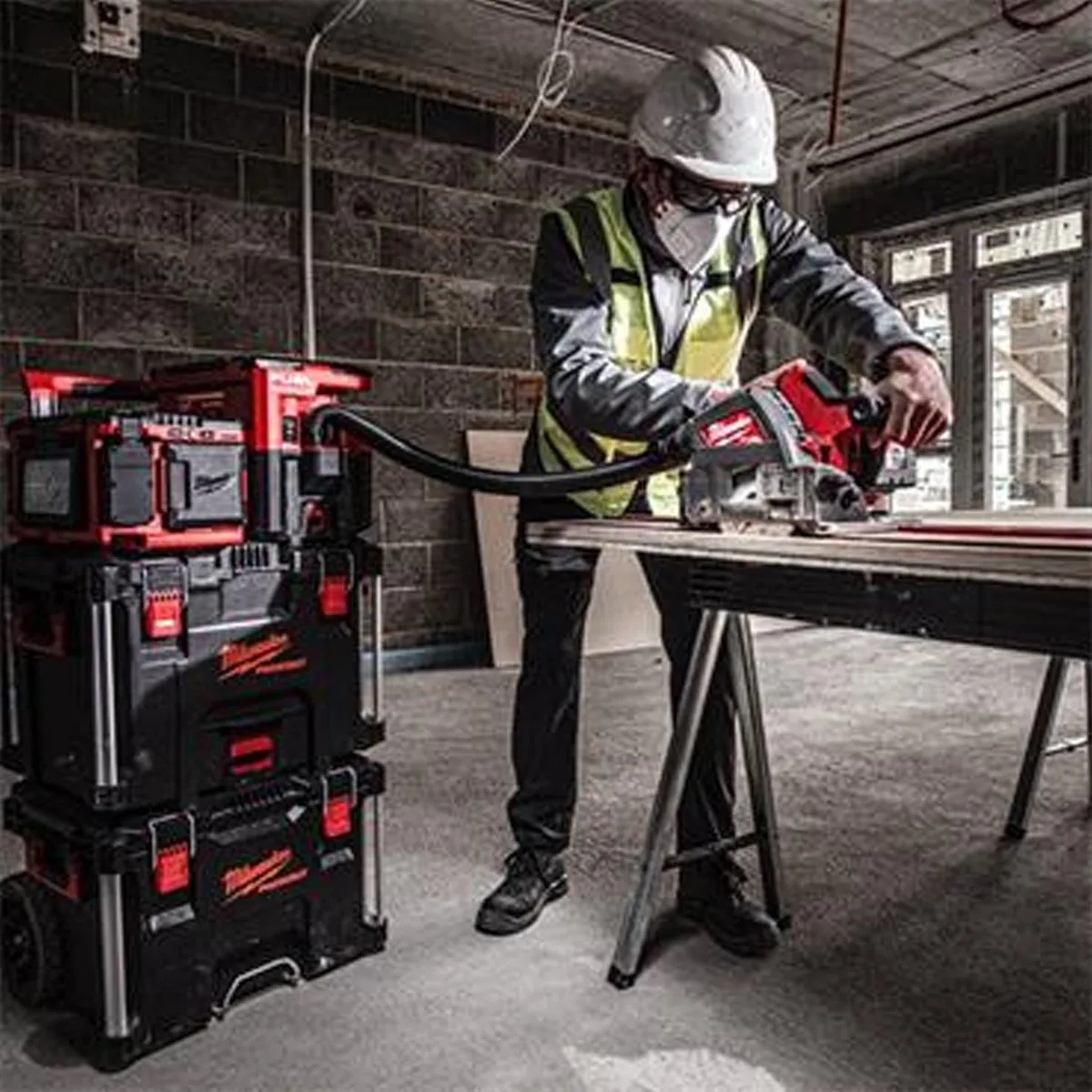 Milwaukee M18FPS55-552P 18V 165mm Fuel Brushless Plunge Saw   2 x 5.5Ah Battery with Blade & Guide Rail Kit