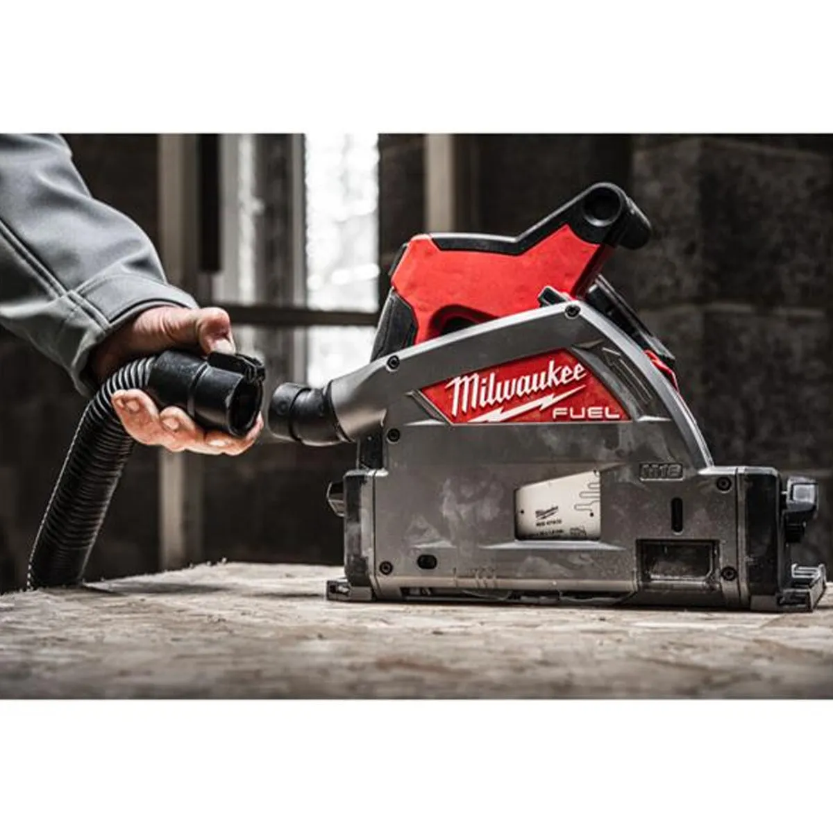 Milwaukee M18FPS55-552P 18V 165mm Fuel Brushless Plunge Saw   2 x 5.5Ah Battery with Blade & Guide Rail Kit