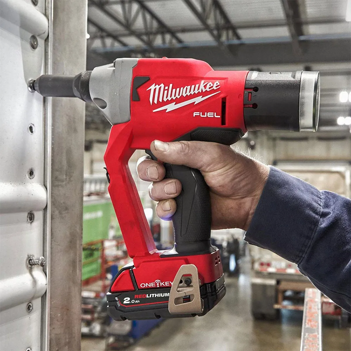 Milwaukee M18ONEFPRT-0X 18V FUEL ONE-KEY Brushless Rivet Gun with 1 x 5.0Ah Battery Charger & Case
